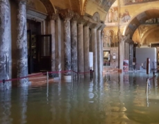 Maltempo a Venezia, basilica di San Marco allagata: danni al pavimento in mosaico